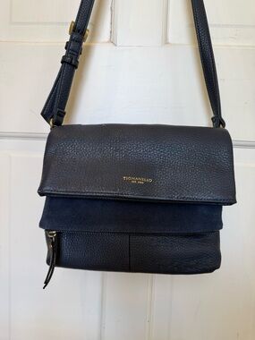 NWOT - Tignanello Multi Pockets Navy Blue Pebbled Leather & Suede Crossbody Bag